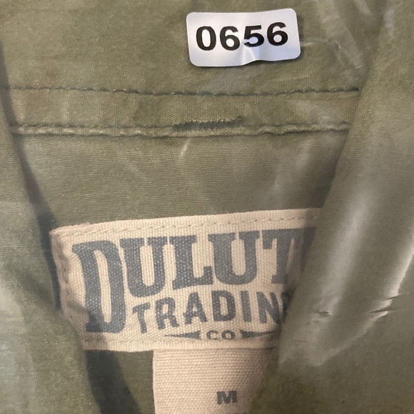 Duluth Trading Co. Men's Shirt Button Down M Green Organic Cotton Zip Pocket - Picture 15 of 15
